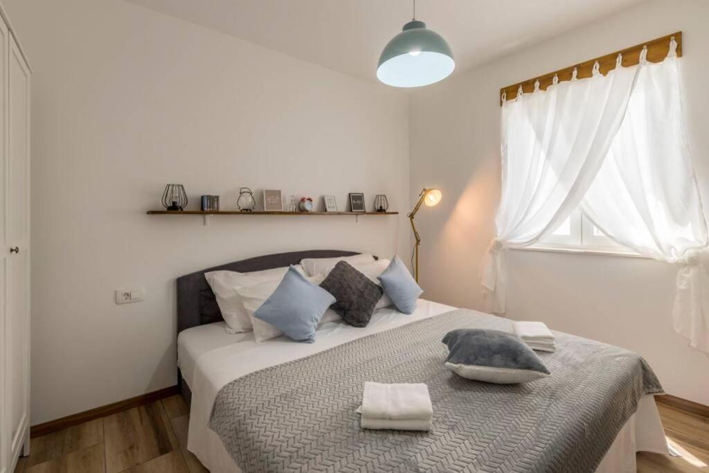 Apartment By Joe Trogir Luaran gambar