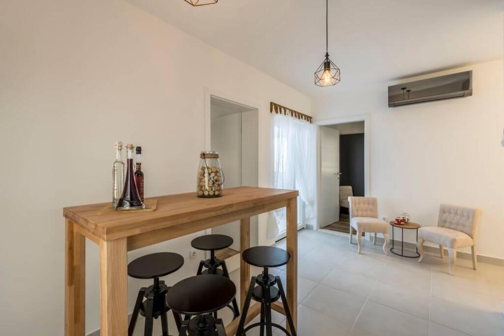 Apartment By Joe Trogir Luaran gambar